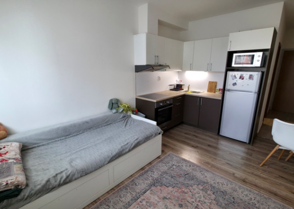 Na prenájom garsónka v Seredi