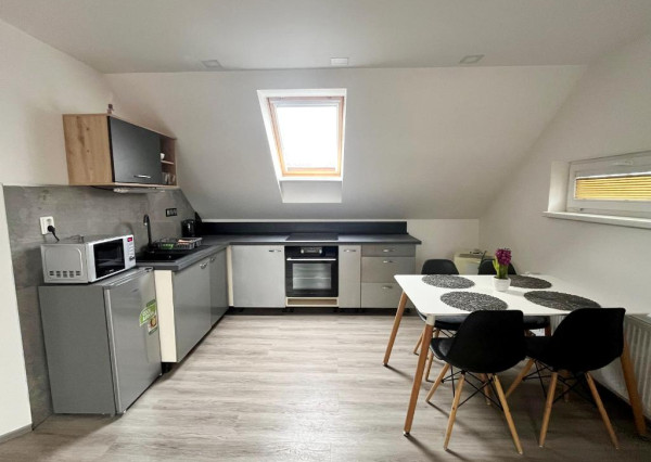 Na prenájom 1. izbový byt v Seredi